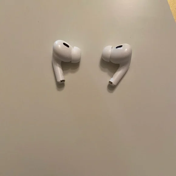 Apple White AirPods Pro 2 with Charging case